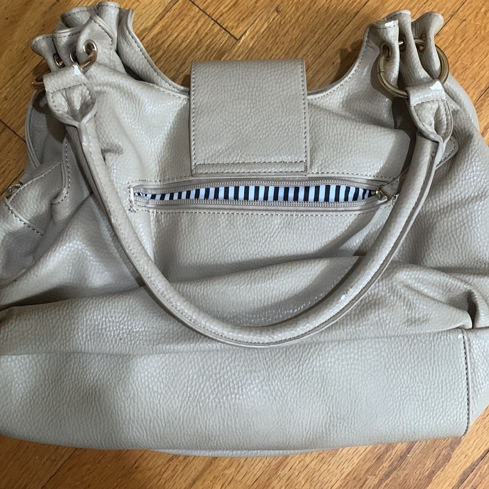 Cream Purse - Picture 2 of 3